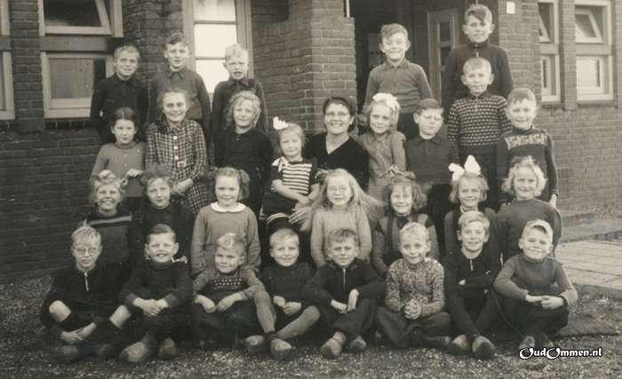 ca. 1948 - GK0111