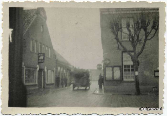 1945 - QB0040
