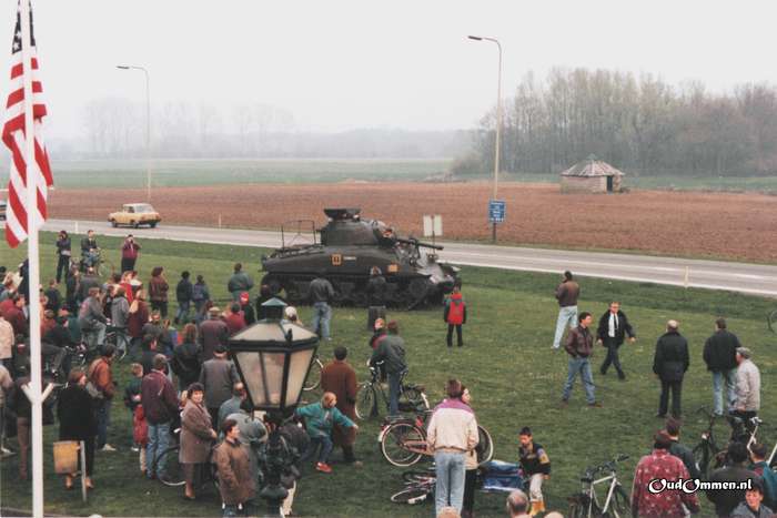 1995 - QF0184